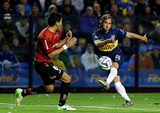 Boca con doblete de Tévez y breve presencia de Fuenzalida venció a Argentinos