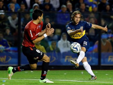 Boca con doblete de Tévez y breve presencia de Fuenzalida venció a Argentinos