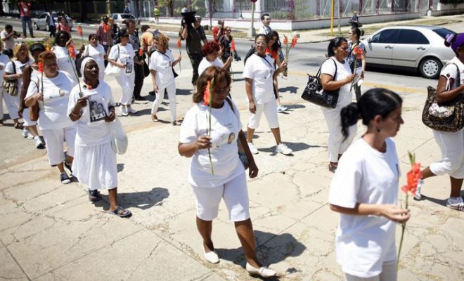 Damas de Blanco en el exilio piden al papa que se reúna con los disidentes