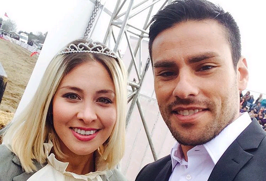 Claudio Valdivia sorprende a Sabrina Sosa con romántica petición