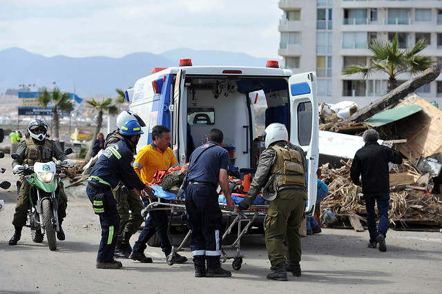 Cuatro militares heridos en faenas de rescate de botes en Coquimbo