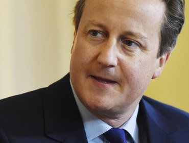 Acusan a David Cameron de haber sido drogadicto y tener encuentros sexuales con cerdos