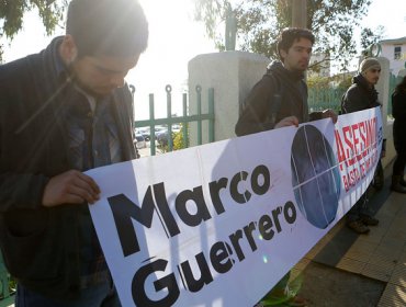 Policía involucrado en muerte de minero es careado por torturas a universitario