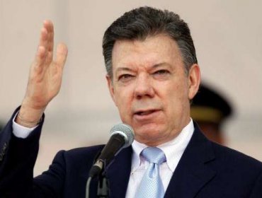 Santos anuncia viaje a Cuba para reunión con negociadores de paz