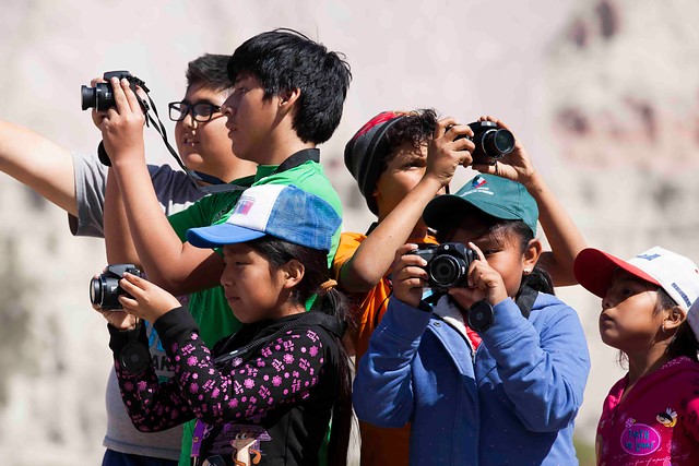 Niños aprenden fotografía para rescatar del olvido a pueblos interiores de Arica