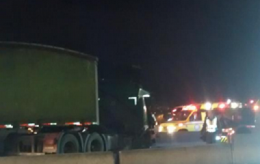 Choque provoca congestión vehicular a la altura de Carlos Valdovinos