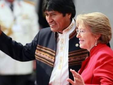 Evo Morales trata de "hermana presidenta" a Bachelet y la invita a dialogar tras fallo de la Haya