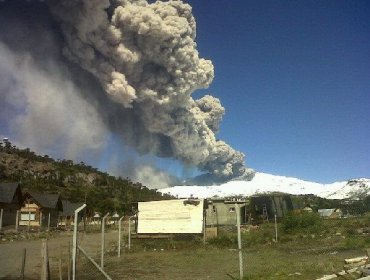 Alerta por emanación de gases de volcán Copahue
