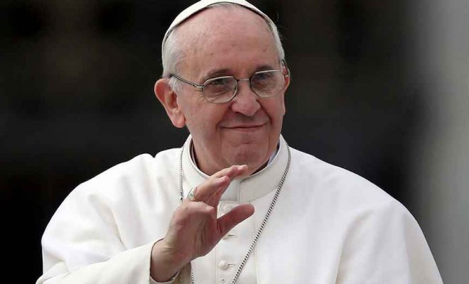 El papa en contra de la "sumisión asfixiante" de organismos financieros