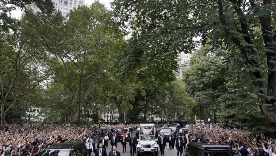 El papa llegó al Madison Square Garden de Nueva York para oficiar misa