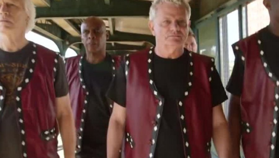 Video: Actores de "The Warriors" recrean escena clásica de la película