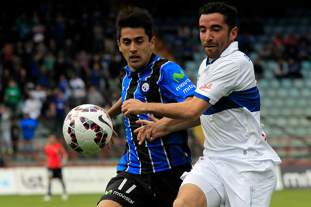 Universidad Católica venció a Huachipato en Talcahuano y es único escolta de Colo Colo