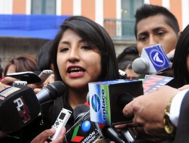 Hija de Evo Morales encabeza plantón por estudiantes mexicanos desaparecidos