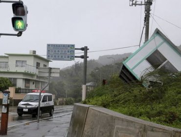 Taiwán en alerta terrestre y con miles de evacuados ante tifón Dujuan