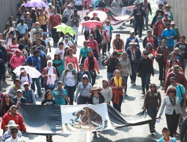 Mexicanos muestran que sigue prendida la llama de indignación por Ayotzinapa