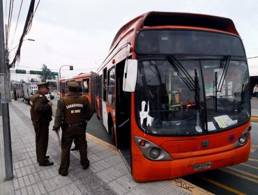 A pesar de incidentes por paro de Transantiago, empresa dice que buses operarían con normalidad