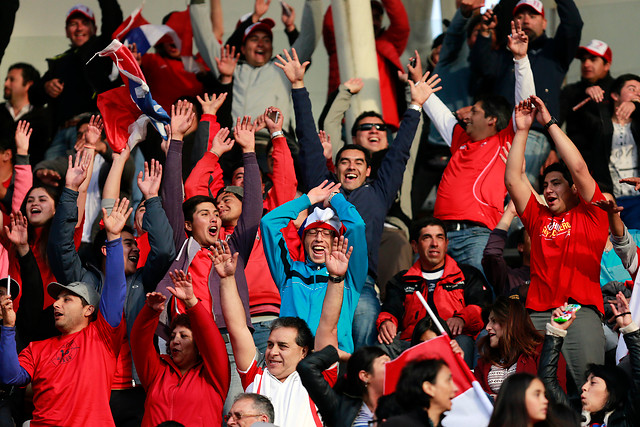 Hinchas agotaron galerías para duelo de Chile y Brasil por las Clasificatorias