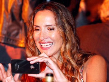 Como el vino: Angélica Castro se luce con diminuto bikini
