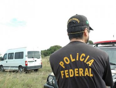 Filman a policías brasileños alterando escena después de matar a un menor