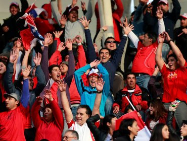 Hinchas agotaron galerías para duelo de Chile y Brasil por las Clasificatorias