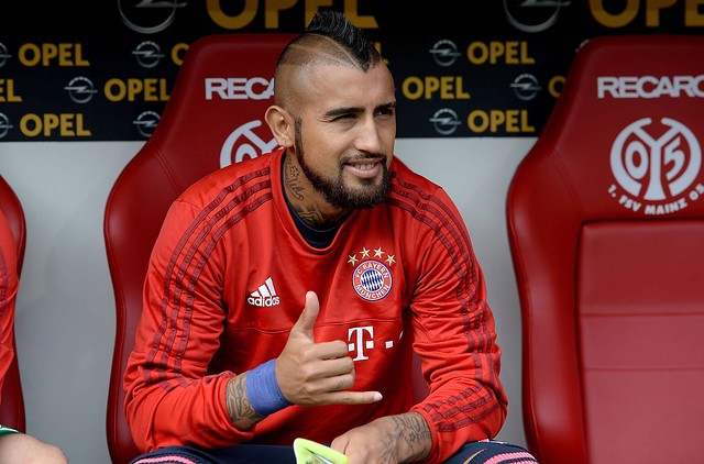 Arturo Vidal celebra el Oktoberfest junto al Bayern Munich