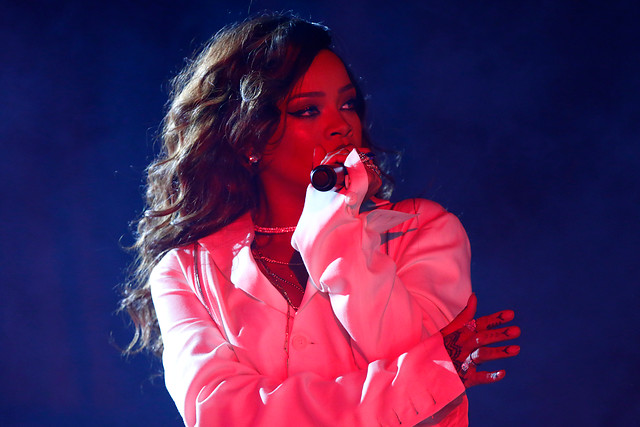 Foto de Rihanna con Carabineros causa furor en twitter