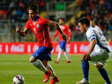 Eduardo Vargas preocupa en la Roja tras presentar molestias en el tobillo