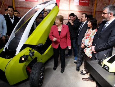 Presidenta Bachelet certificó a emprendedores de élite