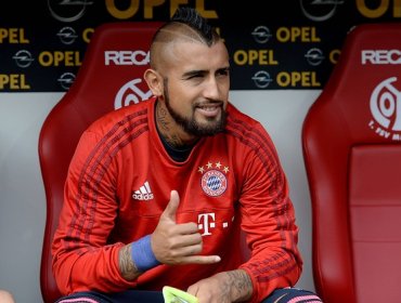 Arturo Vidal celebra el Oktoberfest junto al Bayern Munich