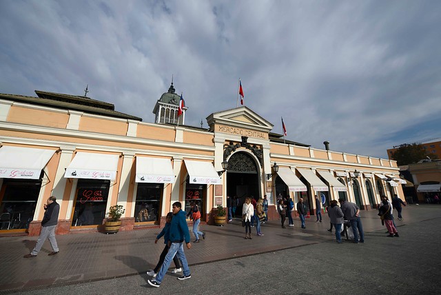 Llamas afectan el entretecho del Mercado Central de Santiago