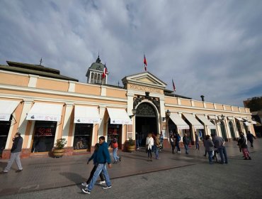 Llamas afectan el entretecho del Mercado Central de Santiago