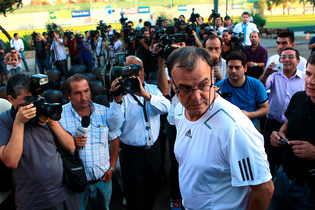 Desclasifican historia de Marcelo Bielsa: Casi le disparan por error