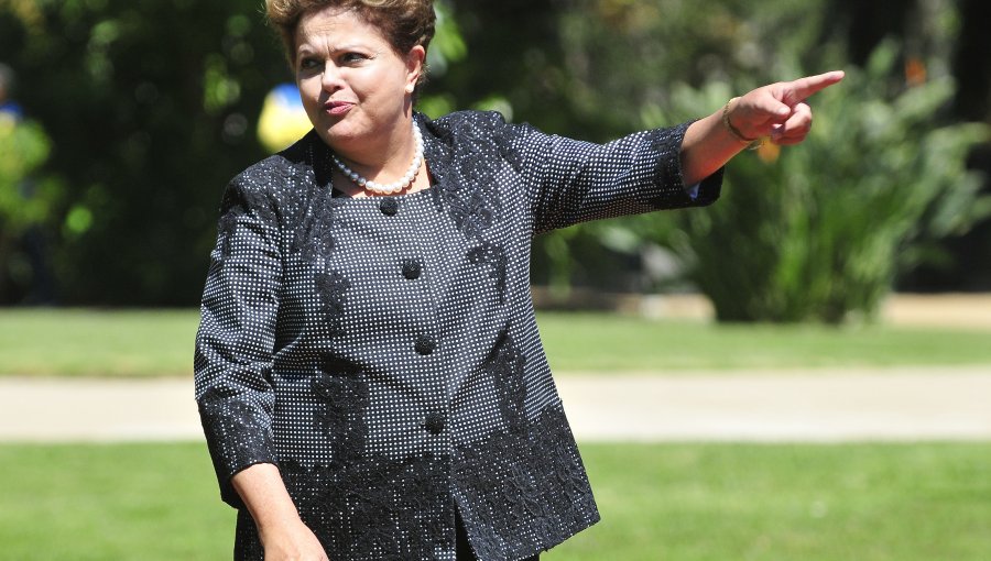 Rousseff elimina ocho de los 39 ministerios de Brasil