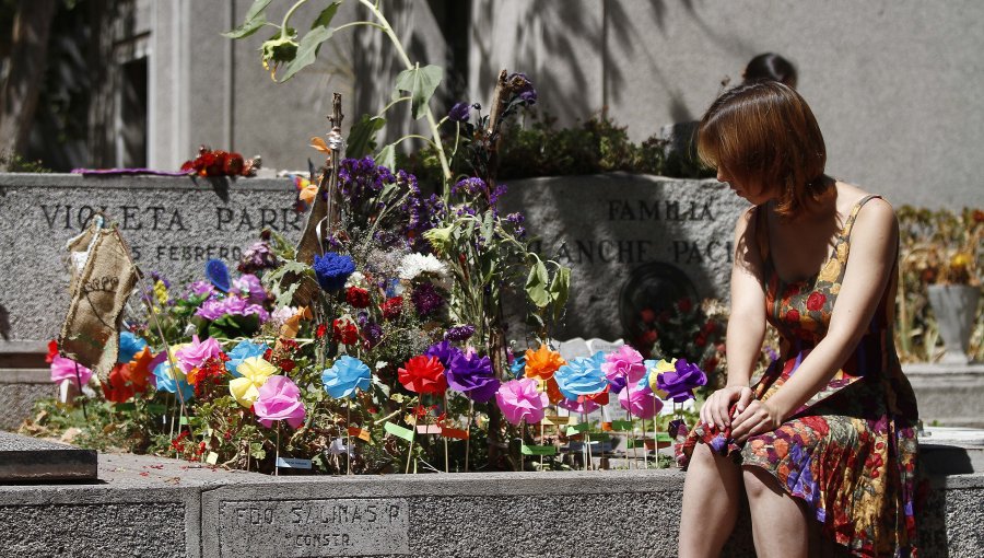 Músicos celebrarán el cumpleaños de Violeta Parra en el Cementerio General