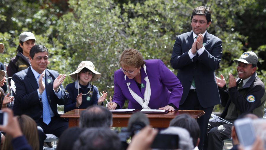 Presidenta firma protocolo para crear dos nuevos parques nacionales en la región