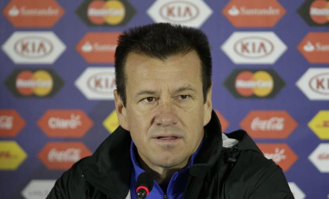 Dunga y su llegada al país: "El gran favorito es Chile porque juega en casa"