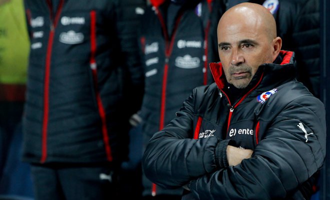 Sampaoli volvería a utilizar línea de tres en defensa frente a Brasil