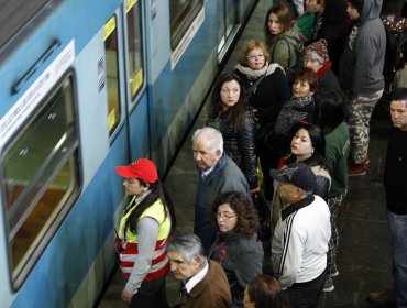 Intendencia se querelló contra manifestantes que bajaron a la Línea 1 del Metro