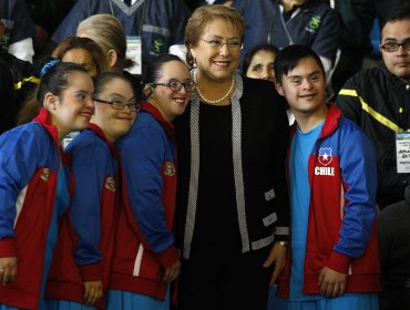 Presidenta compartió con discapacitados mentales en Estación Central