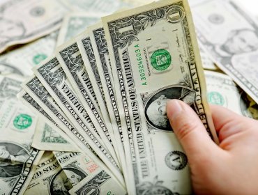 El peso chileno se aprecia un 0,19 % frente al dólar