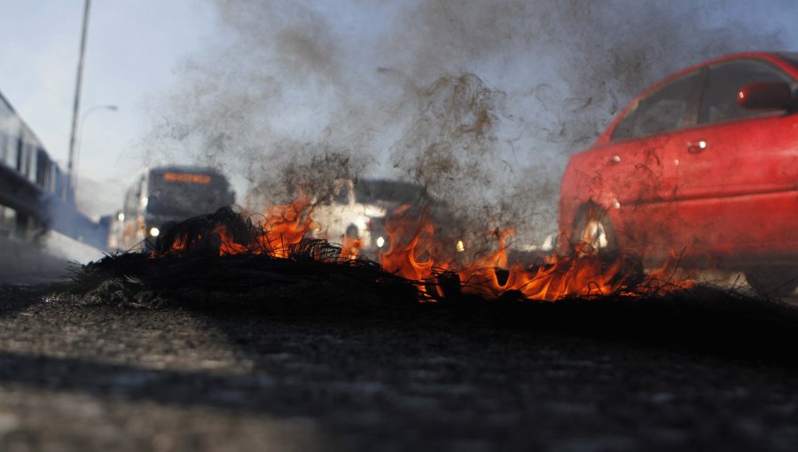 Suspenden el tránsito en sector de San Diego por barricadas