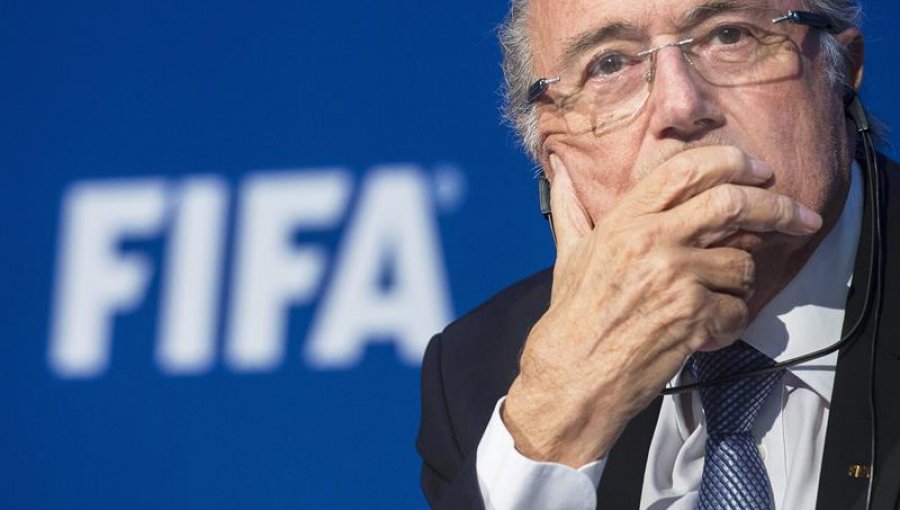 Blatter es suspendido 90 días provisionalmente por la Comisión de Ética de FIFA