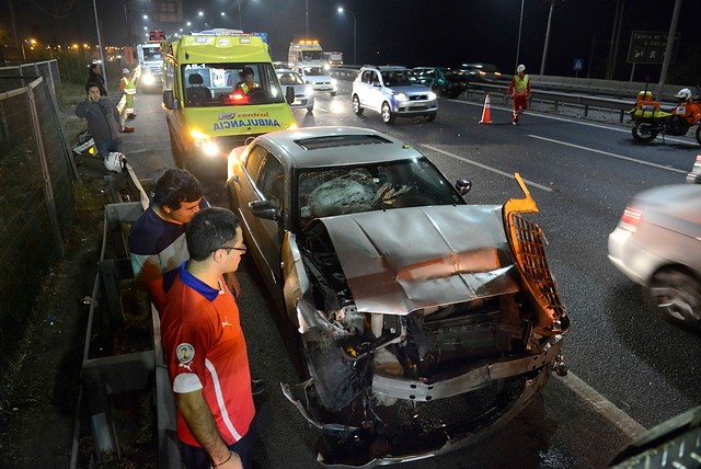 Mujer muere tras triple colisión en Colina