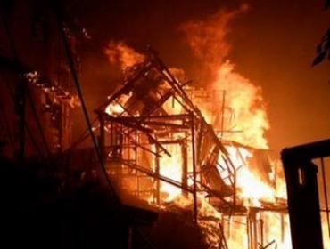 Alerta Roja por incendio en Cerro Arrayán de Valparaíso