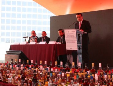 Decomisan en México más de un millón de litros de bebidas de alcohol ilegal