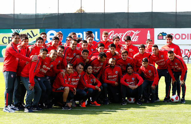 La 'Roja' campeona de América recibió la visita de la Sub 17 en 'Pinto Durán'