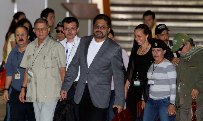 Gobierno y FARC acuerdan que grupo juristas resuelva diferencias en justicia