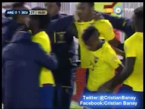 Video: "Solabarrieta" Ecuatoriano llora con histórico triunfo de su selección