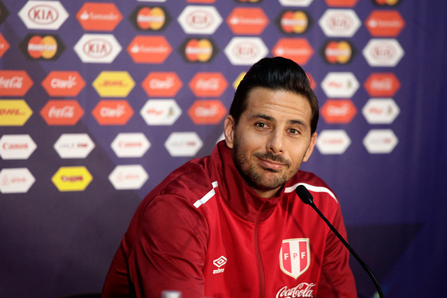 Claudio Pizarro: "Chile es campeón de América, pero debemos aprovechar localía"