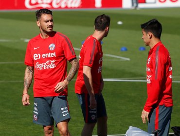 Desde afuera: Pinilla y Rojas también vibraron con el triunfo de la Roja